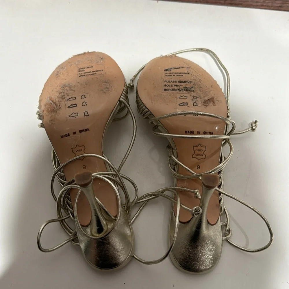 Alice + Olivia Gold Heels- size 9 - Picture 3 of 4
